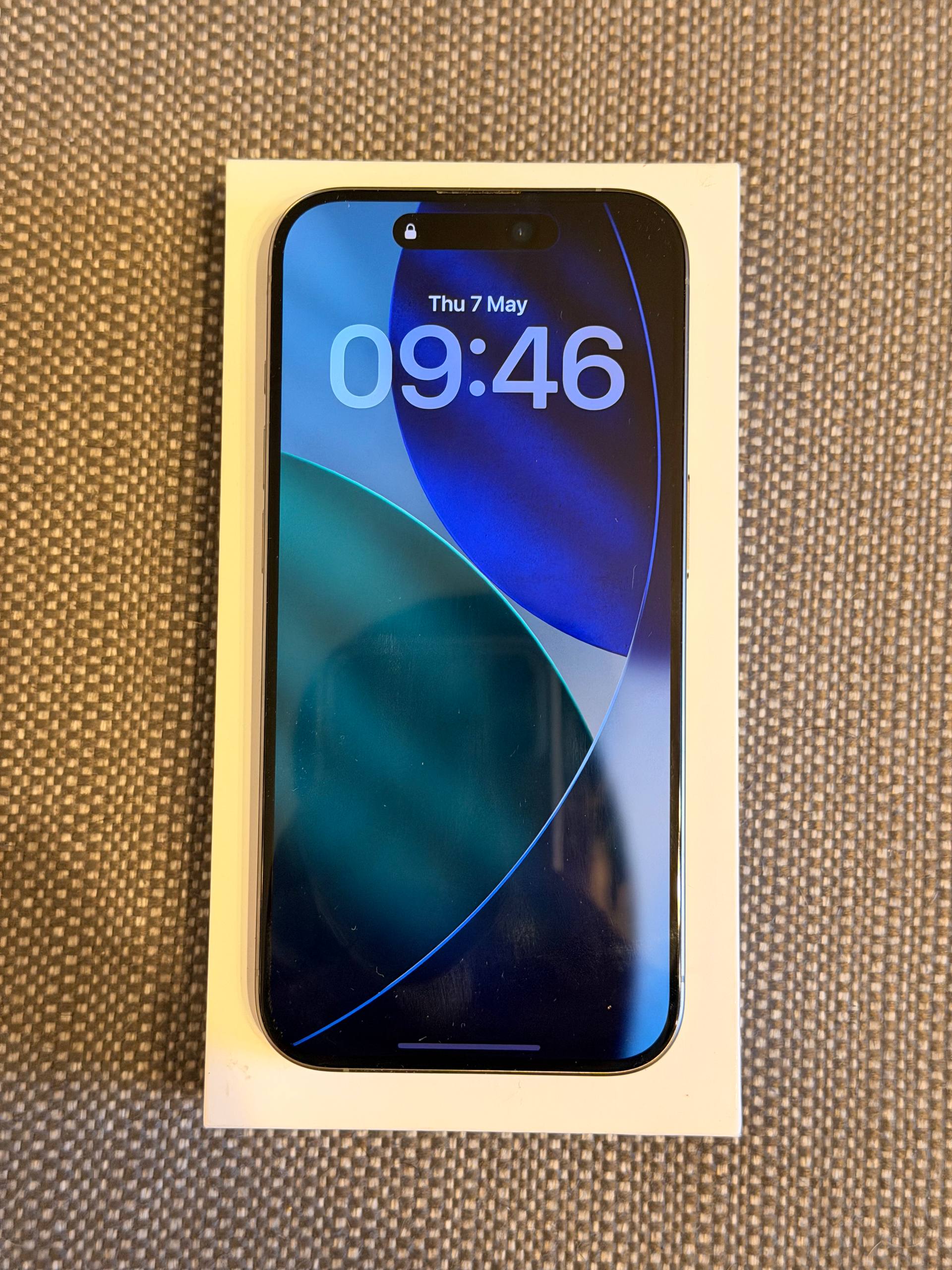 Продам iPhone 15 Pro 128GB