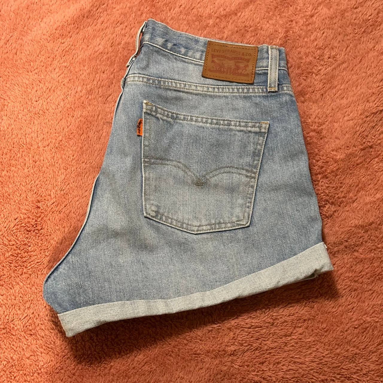 Farmerke šorts Levi’s u odličnom stanju za veliku Milku