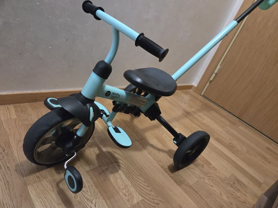 Продам детский велосипед / трицикл Yvolution YVelo Flippa 4 в 1