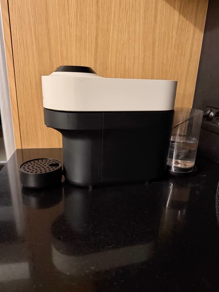 Капсульная кофемашина Nespresso Vertuo Pop (белая)