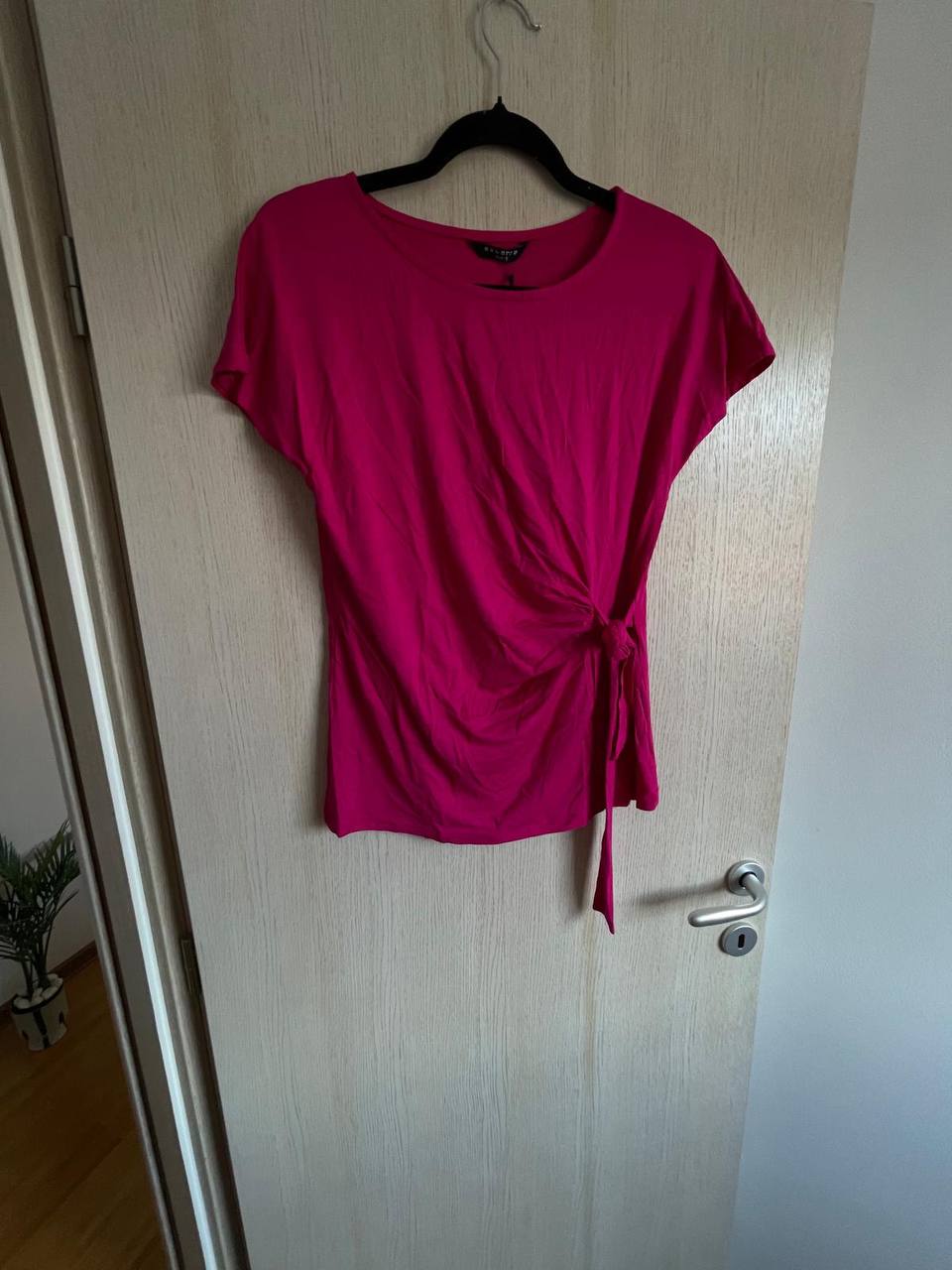Продам остаток товара: футболки, рубашки, платья