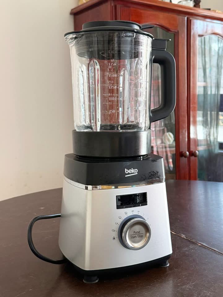 Блендер с функцией суповарки Beko SMM888BX