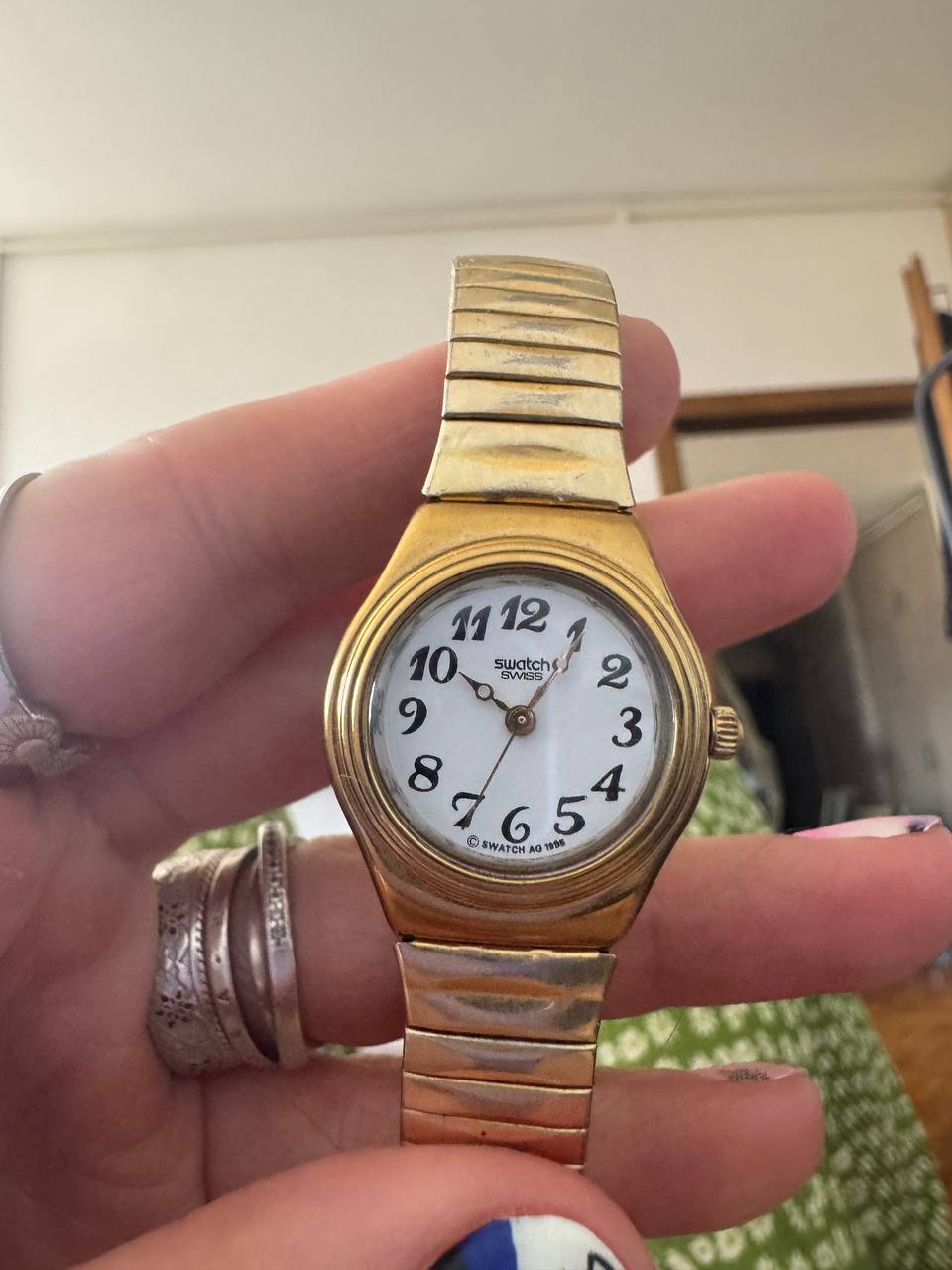 Офигенские винтажные часы-браслет swatch ivory. Оч классно смотрятся на руке.
