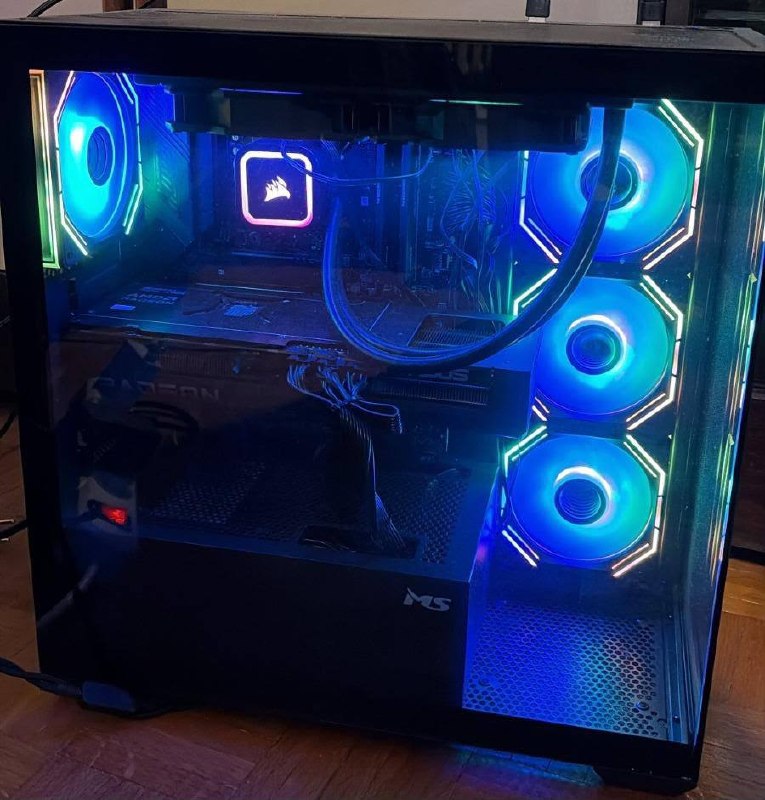 Prodaje se desktop računar