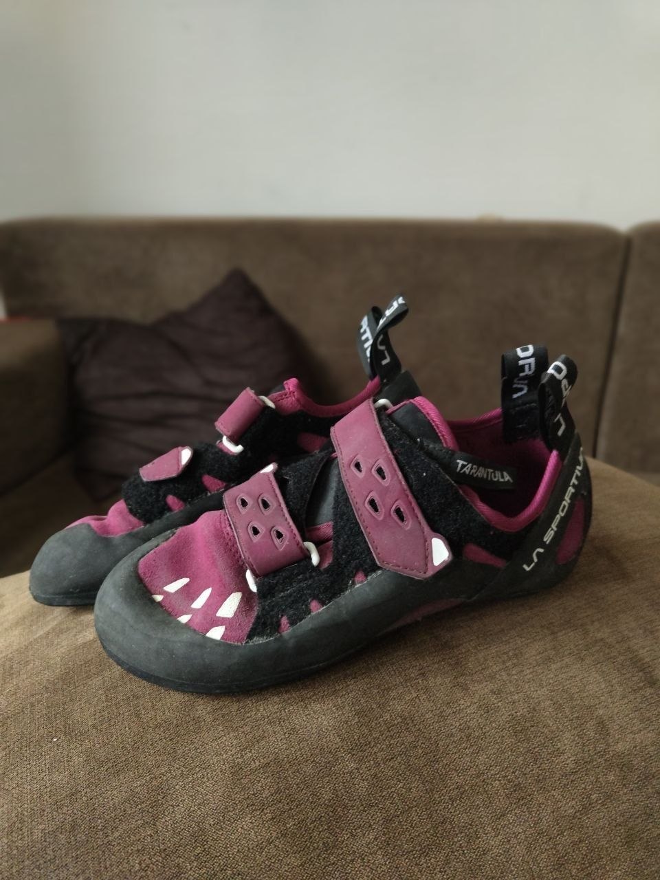 Продам скальники La Sportiva Tarantula женские