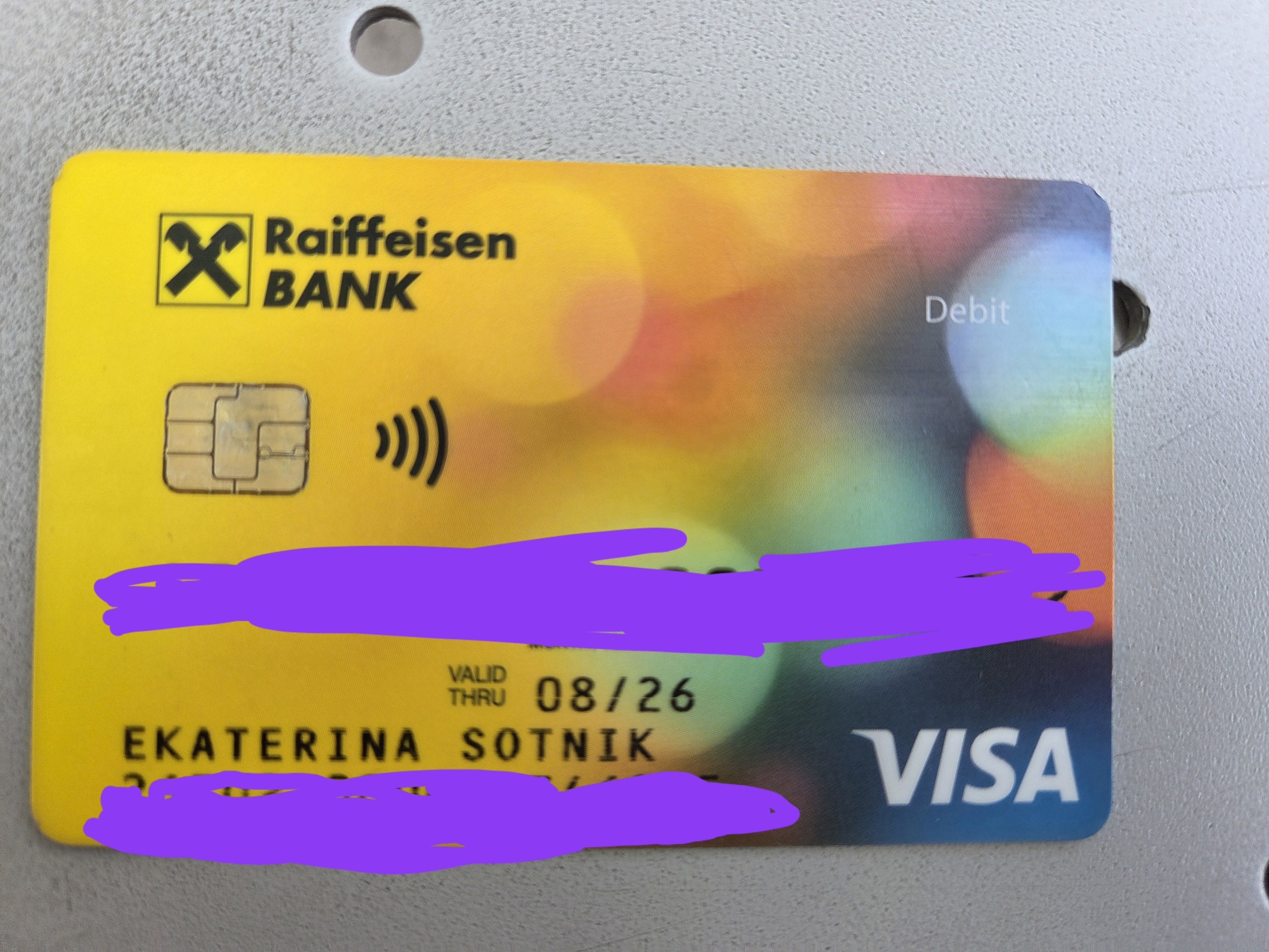 Pronađena bankarska Raiffeisen bank kartica na ime Ekaterina Sotnik (Ekaterina Sotnik)