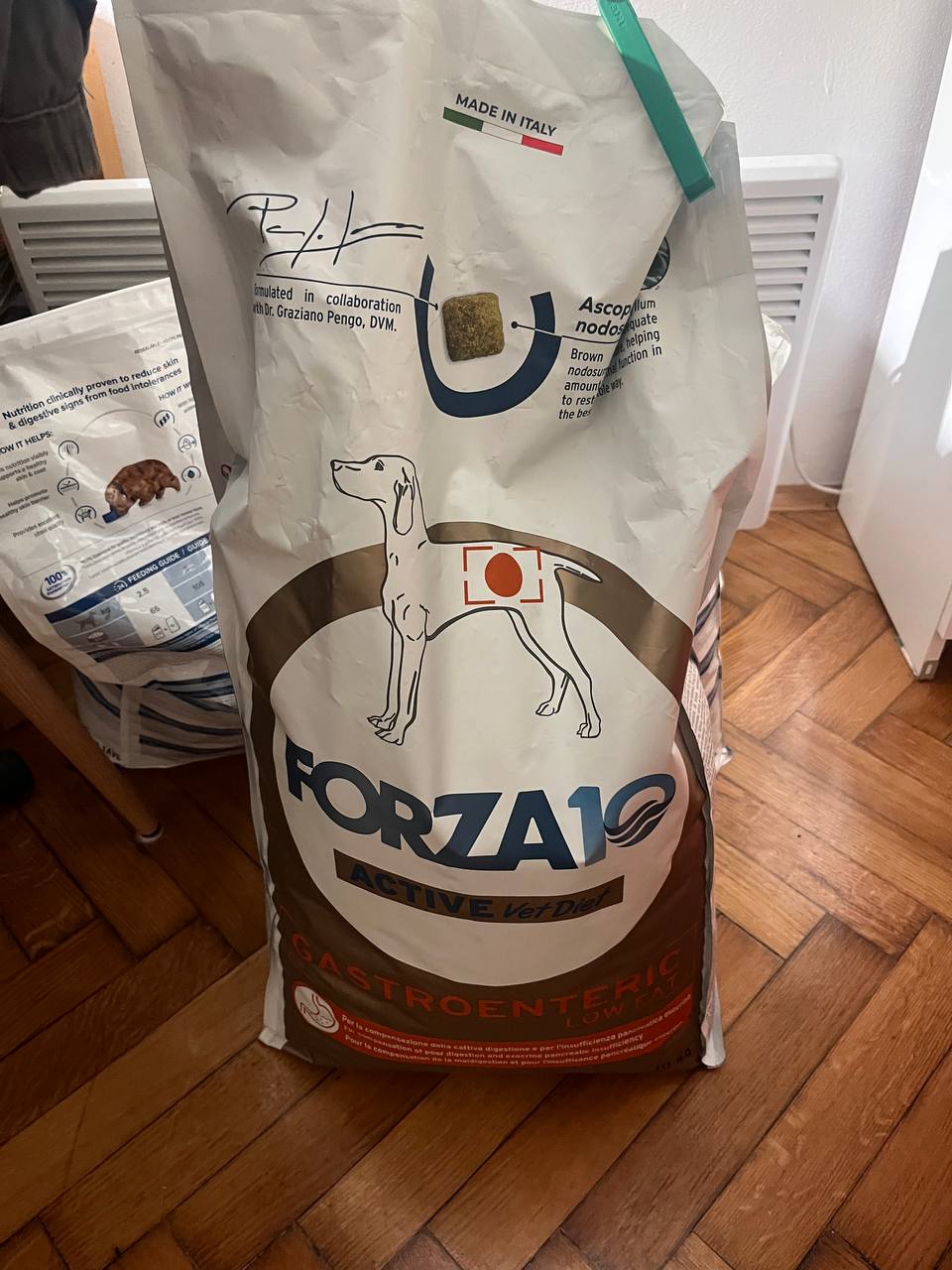 Hlađajući prsluk, kabanica, hoodie i hrana za pse
