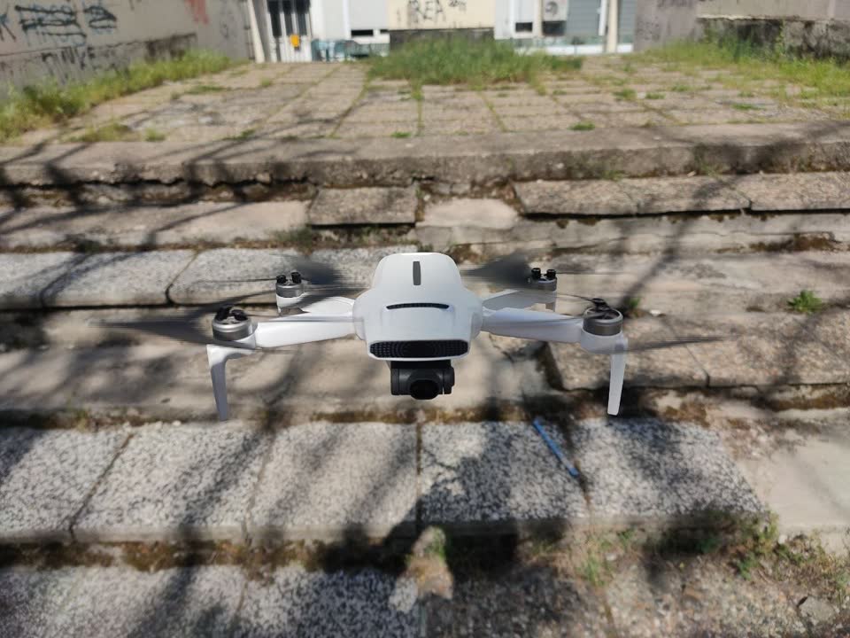 Prodajem kvadkopter fimi x8 mini
