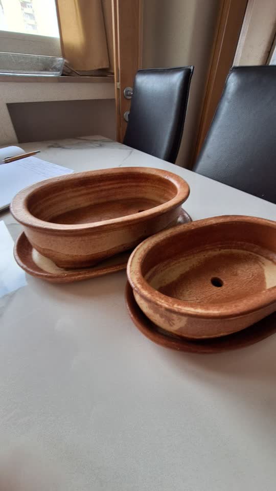 Продам 2 горшка с поддоном низких для суккулентов из тяжёлой керамики