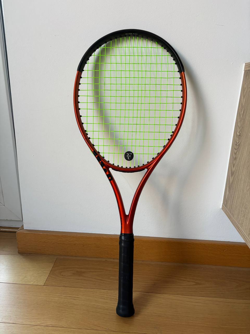 Продам теннисную ракетку Wilson Burn v5 (100LS)