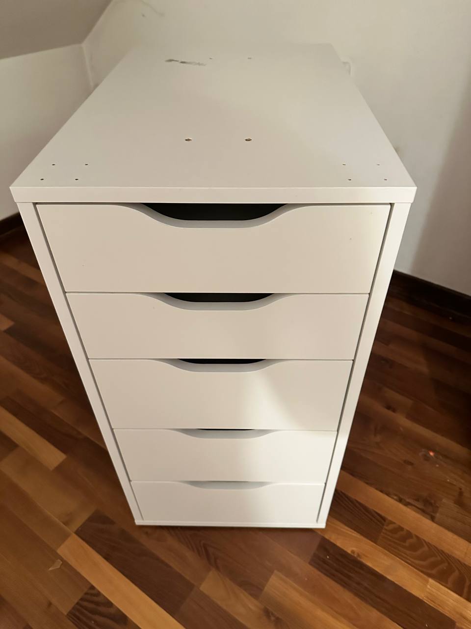 Tumba IKEA Alex