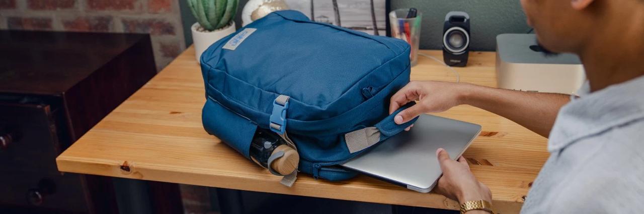 Продаю рюкзак CabinZero Classic Tech 28L в прекрасном уникальном цвете Blue Grotto (везде со
