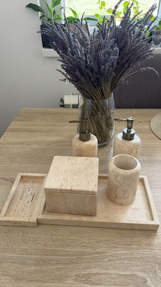 Туалетно-ванные принадлежности из мрамора, Zara Home. Б/у. Все в отличном состоянии. Продаю
