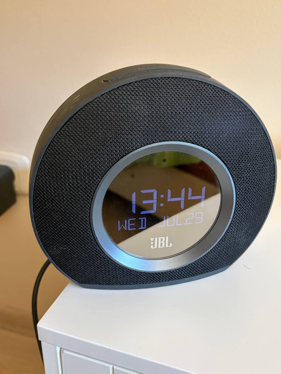 Прикроватная колонка JBL