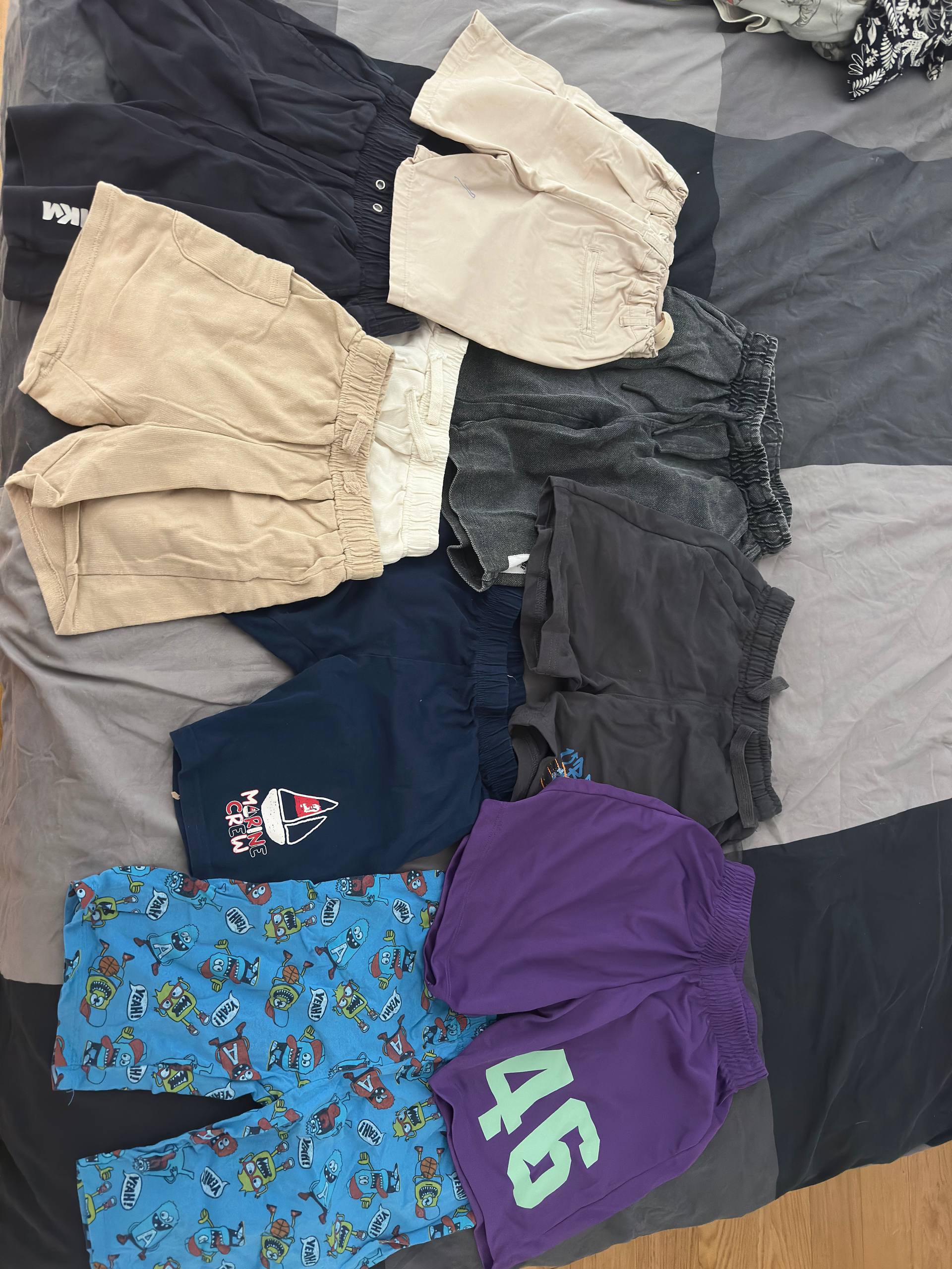 Ogroman paket odeće za dečaka