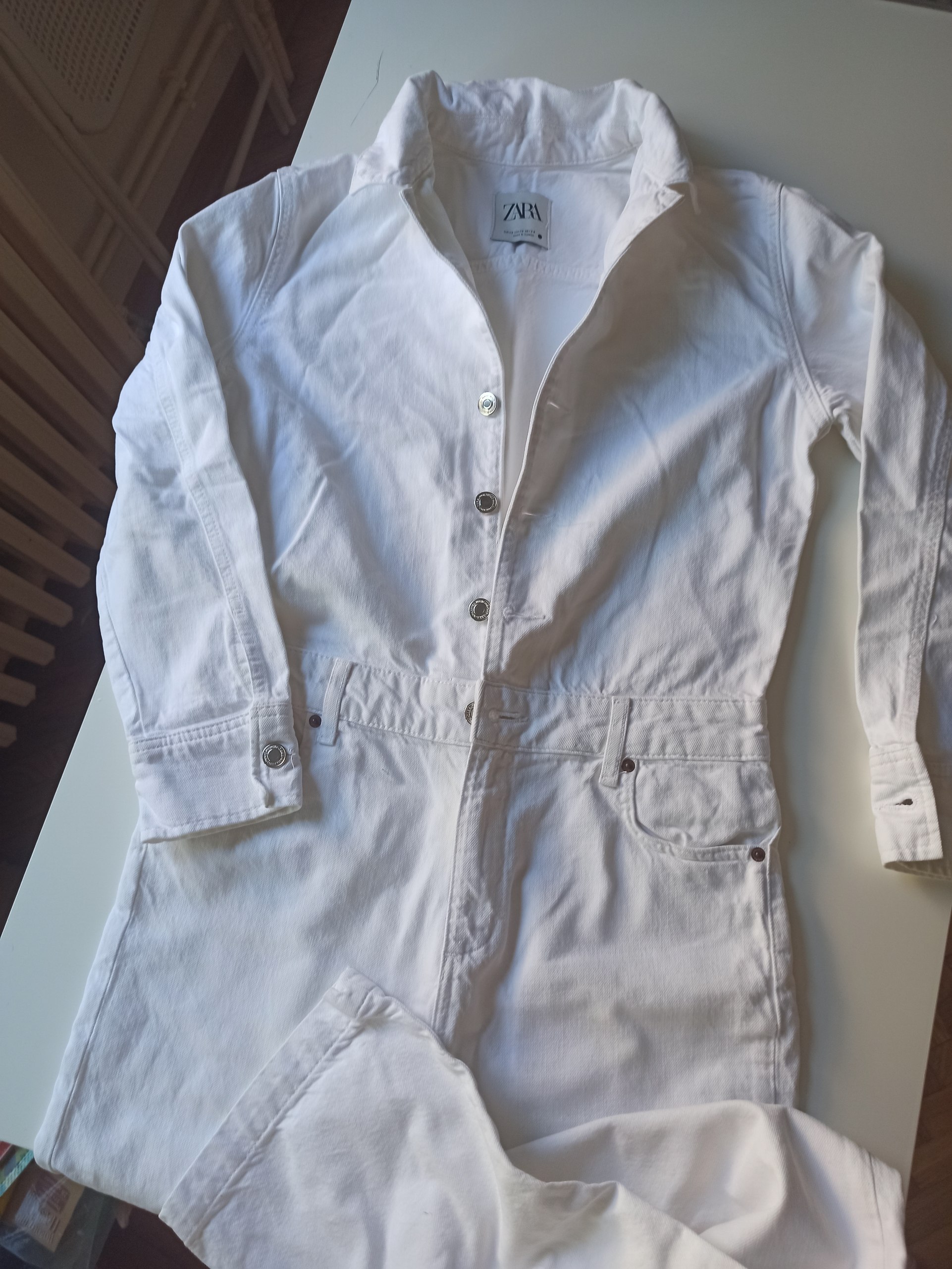 Белый джинсовый комбинезон ZARA, XS