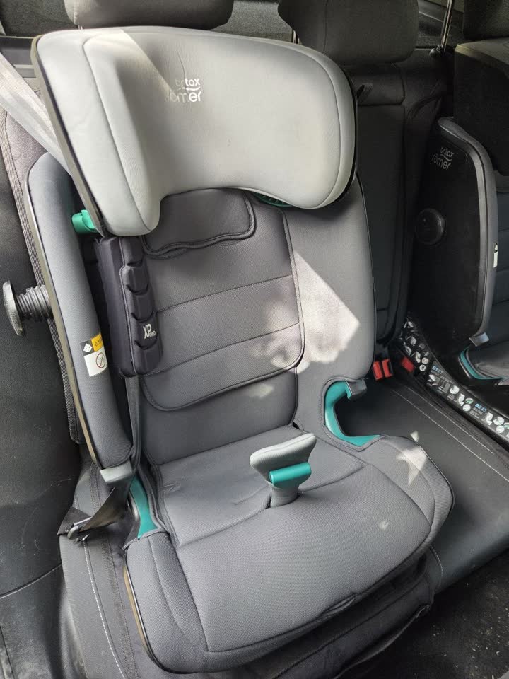 Продаю детское автокресло Britax Romer Advansafix iSize