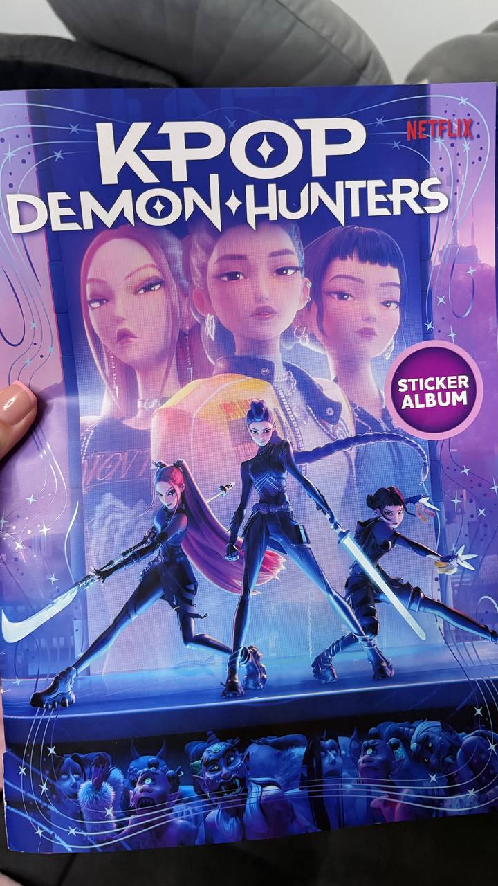 Menjamo se s nalepnicama K-pop Demon Hunters