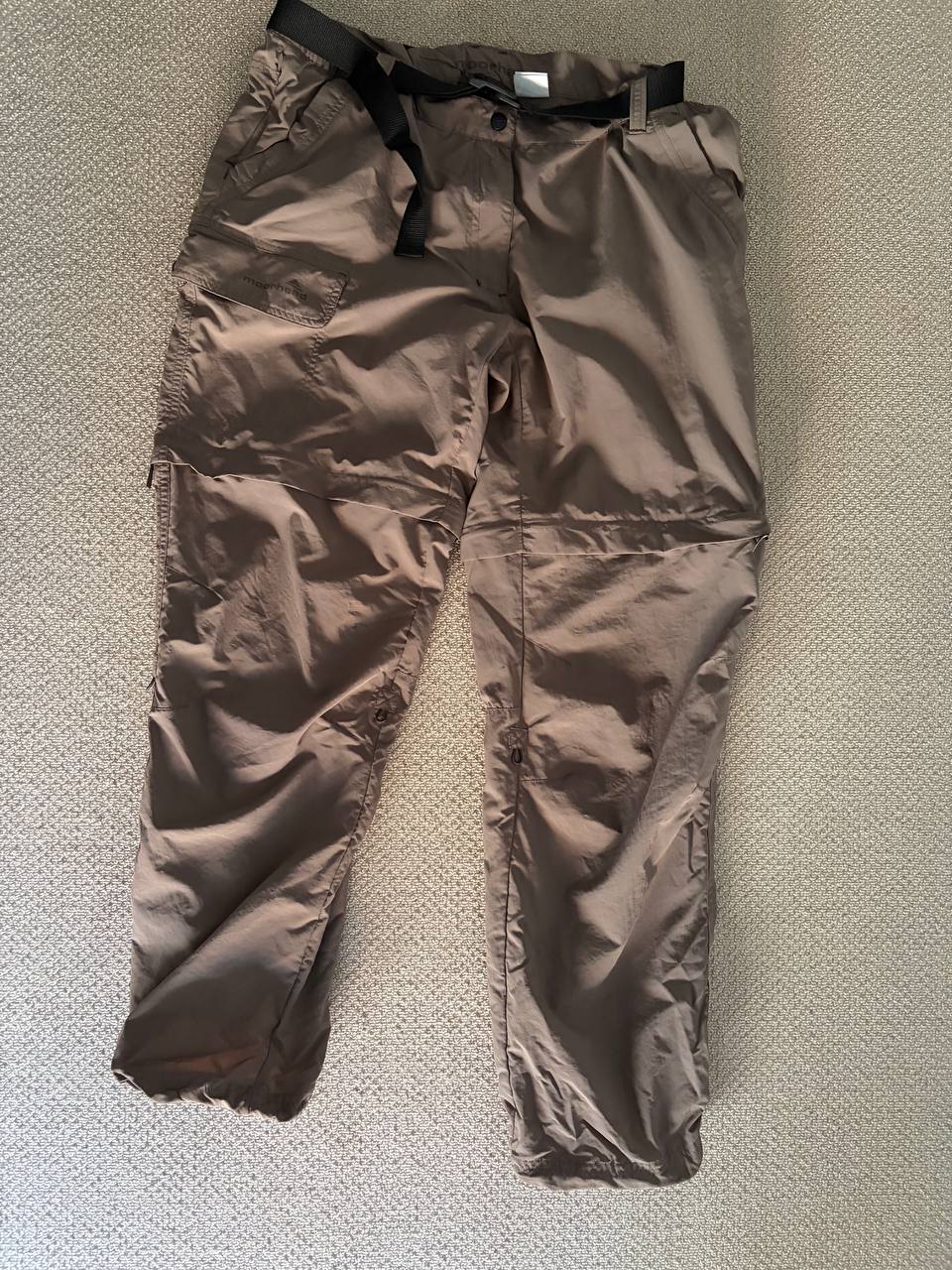 Rezervacija: cargo pantalone, svetloplavi sako, tanki kardigan