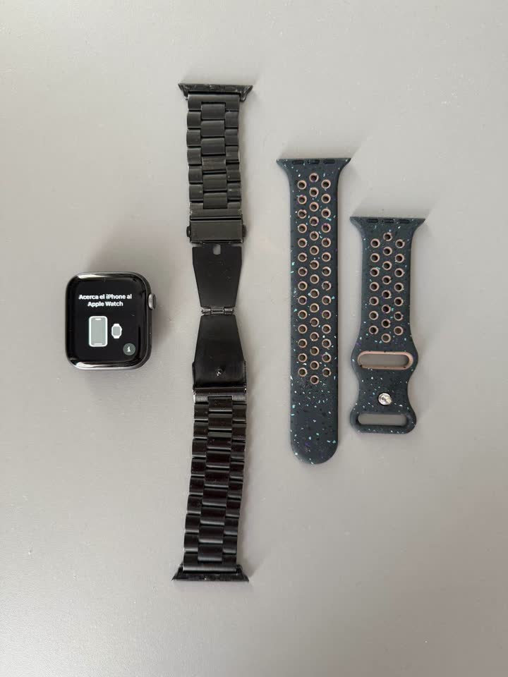 Apple Watch Series 4, 44mm (Aluminum)