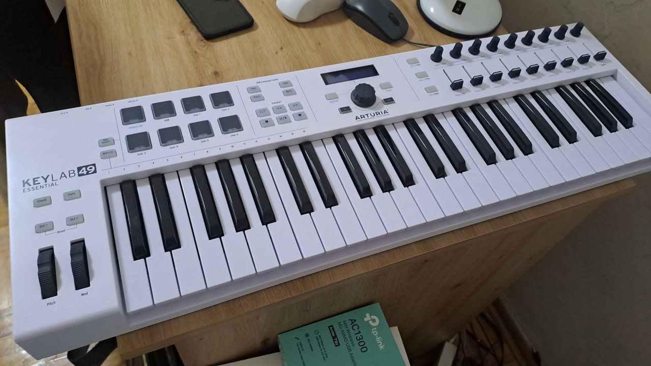 Midi-клавиатура Arturia KeyLab Essential 49