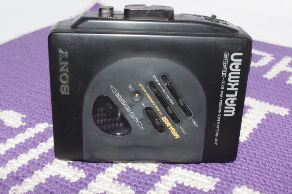 Кассетный плеер Sony Walkman EX-37