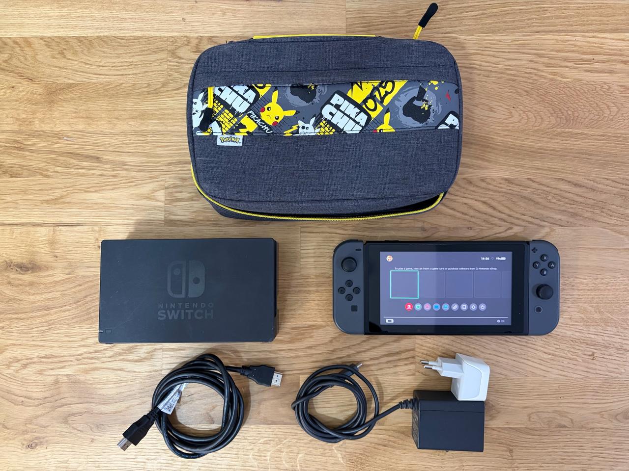 Nintendo Switch V1 (HAC-001) + Dock