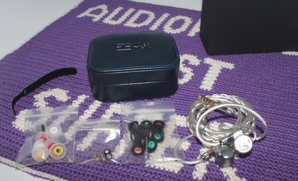 Продам наушники IEM - внутриканальные: