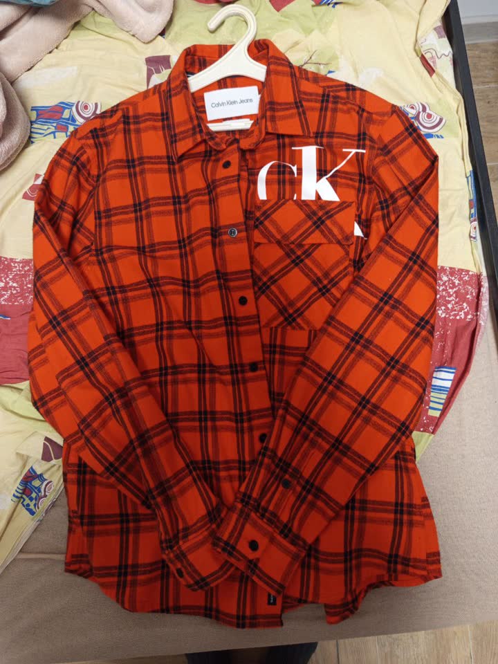 Продаю рубашку Calvin Klein