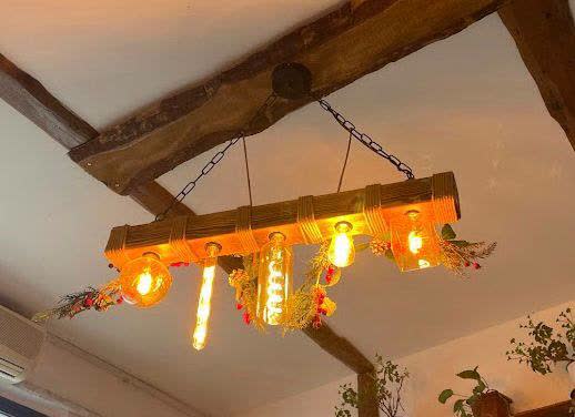 Потолочная люстра из натурального дерева