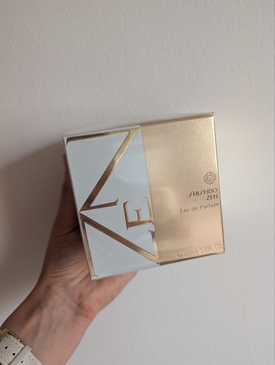 1. Parfem od Shiseido 5000rsd