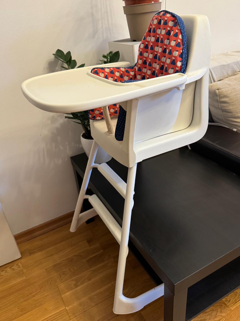 Продаём детский стульчик IKEA 3в1 в отличном состоянии(+надувная подушка с чехлом).