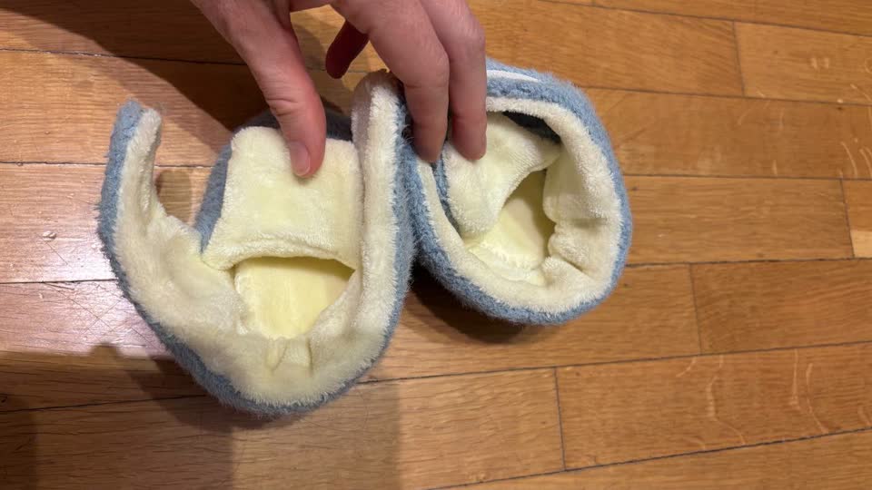 Плюшевые тапки для неходячей бебы