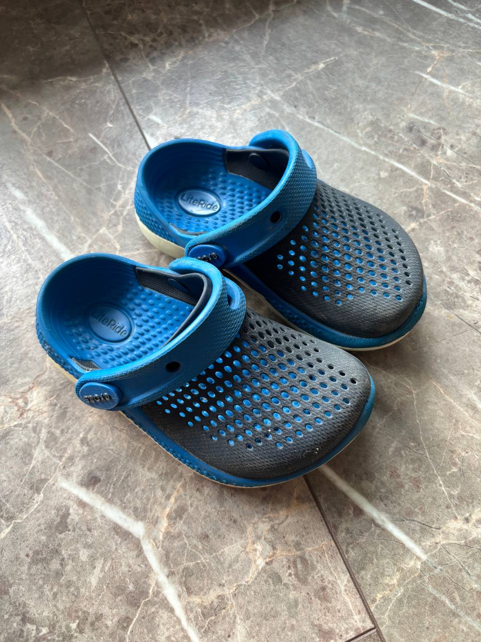 Продам детские Crocs , размер 7 (23-24)