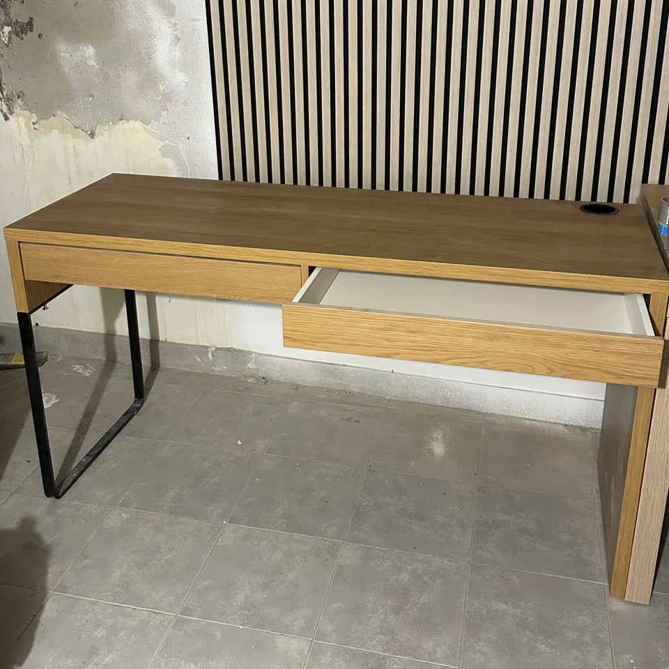 Икеевский стол MICKE