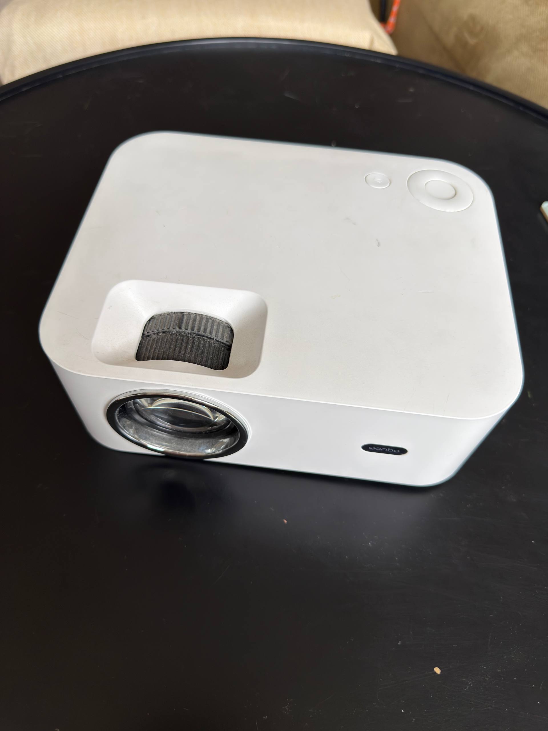 Prodajem projektor Wanbo X1