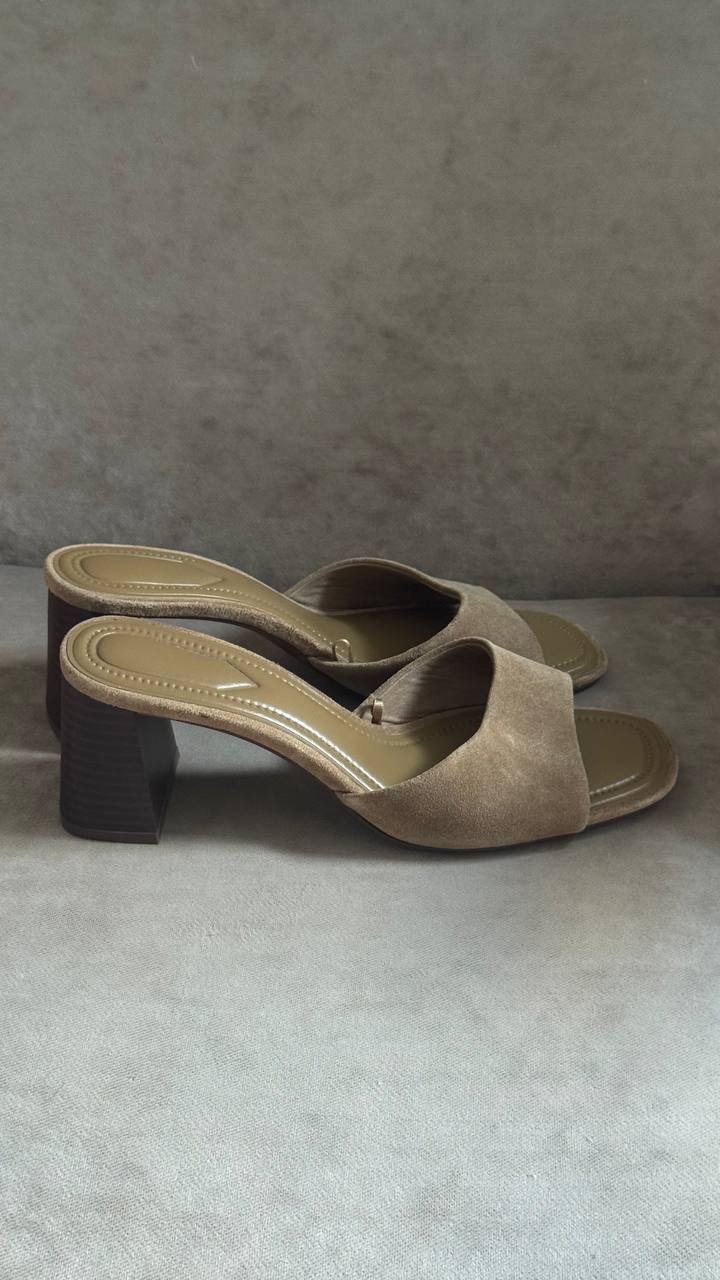 Sandale Zara, majica nanamica, patike asics gortex