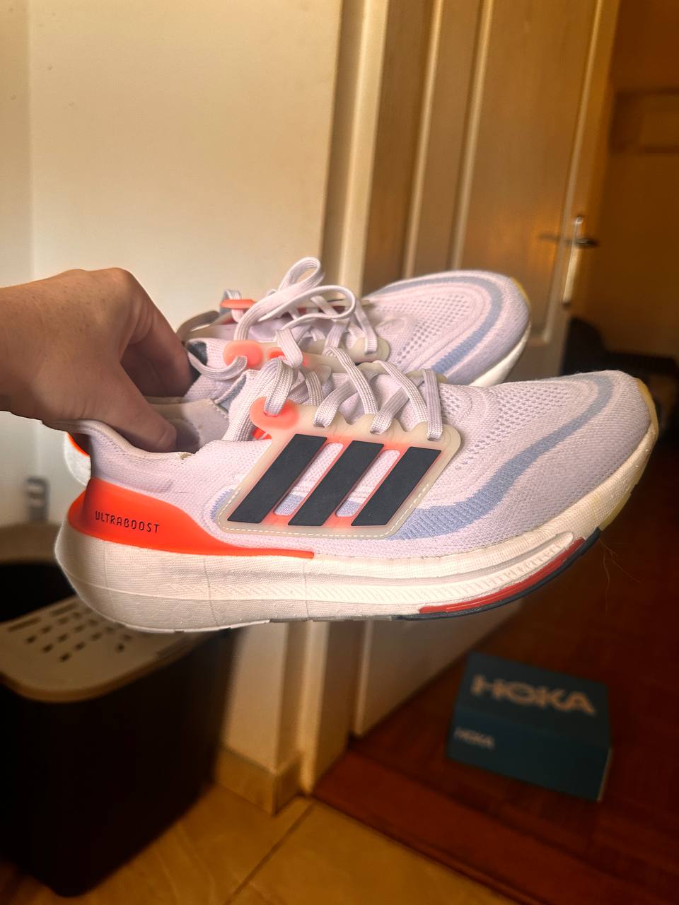 Беговые кроссовки Adidas Ultraboost Light W, Nike Pegasus Turbo, Puma