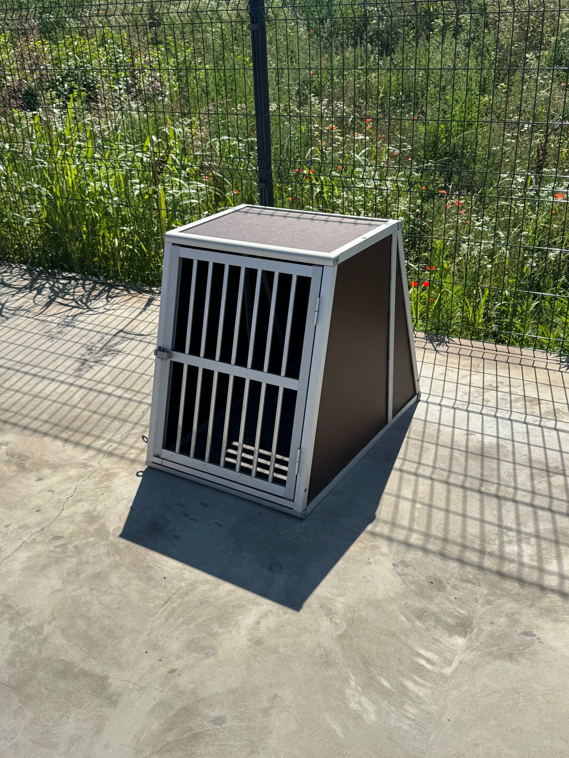 Контейнер для перевозки пса металлический