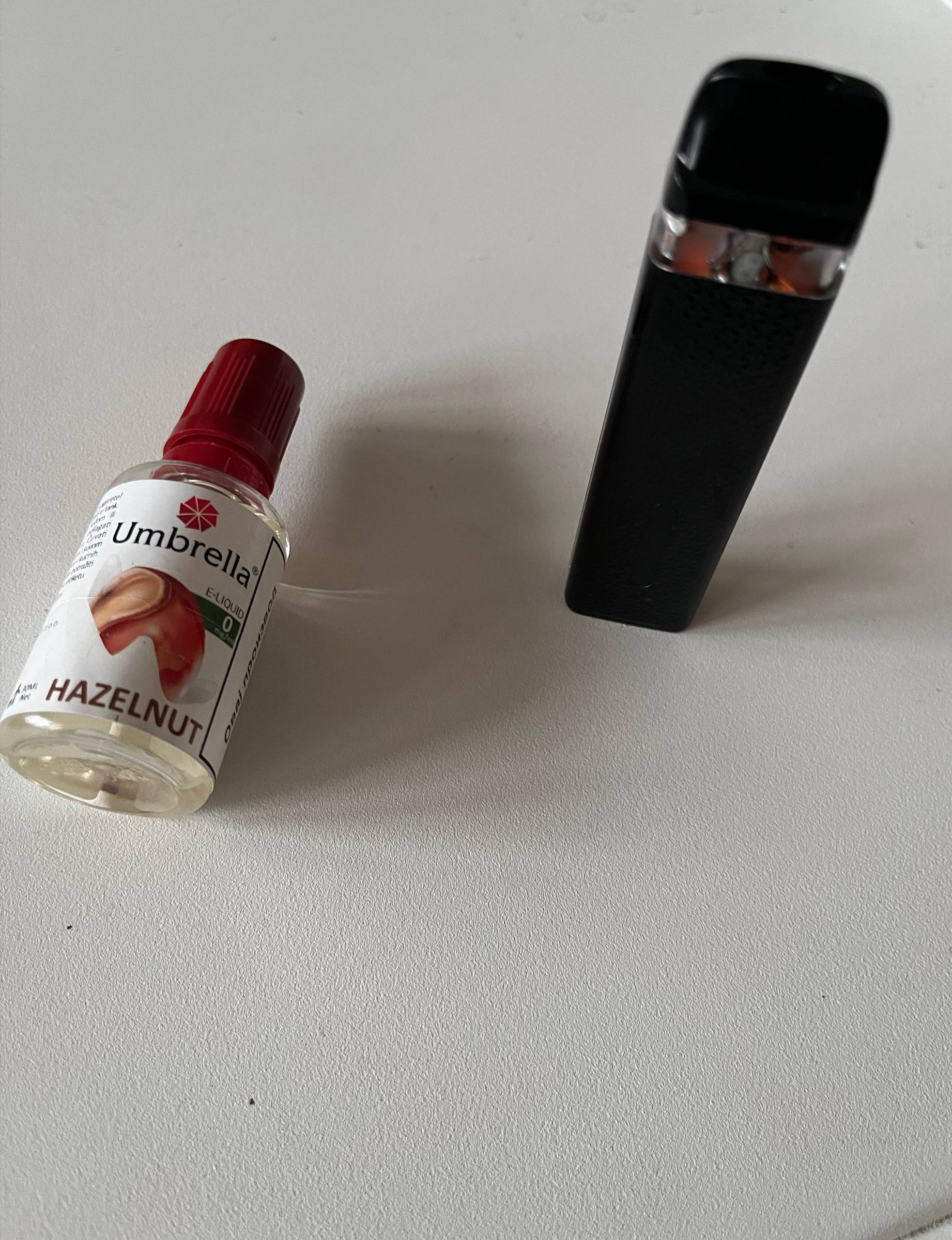 Продам XROS 3 mini , отдам жижку в комплекте , со вкусом фундука - нулевка