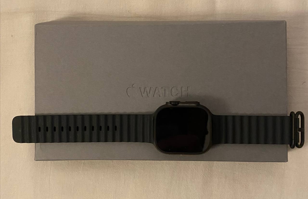 Apple Watch Ultra 2 49mm ti black ocean band