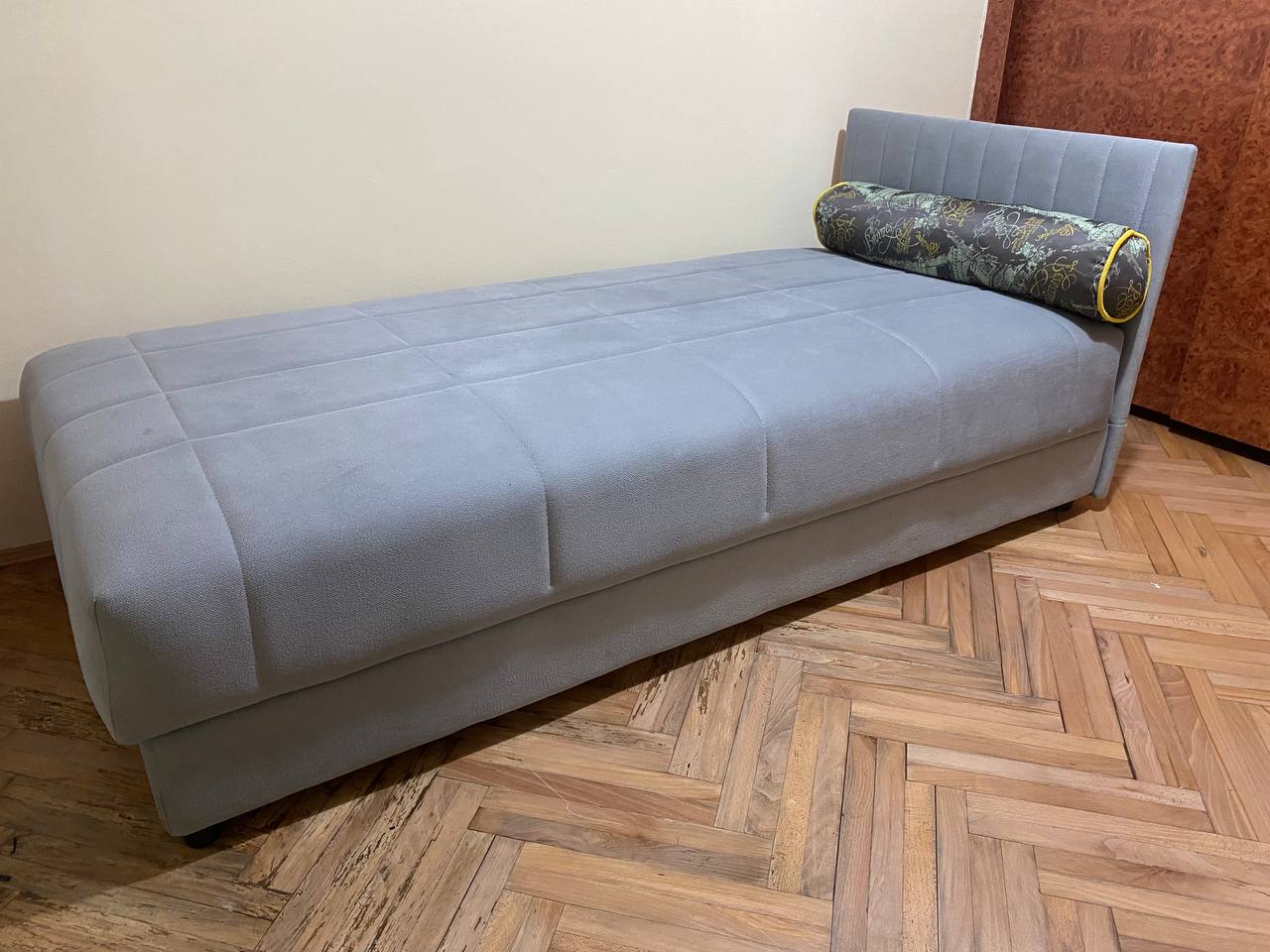Tinejdžerski divan