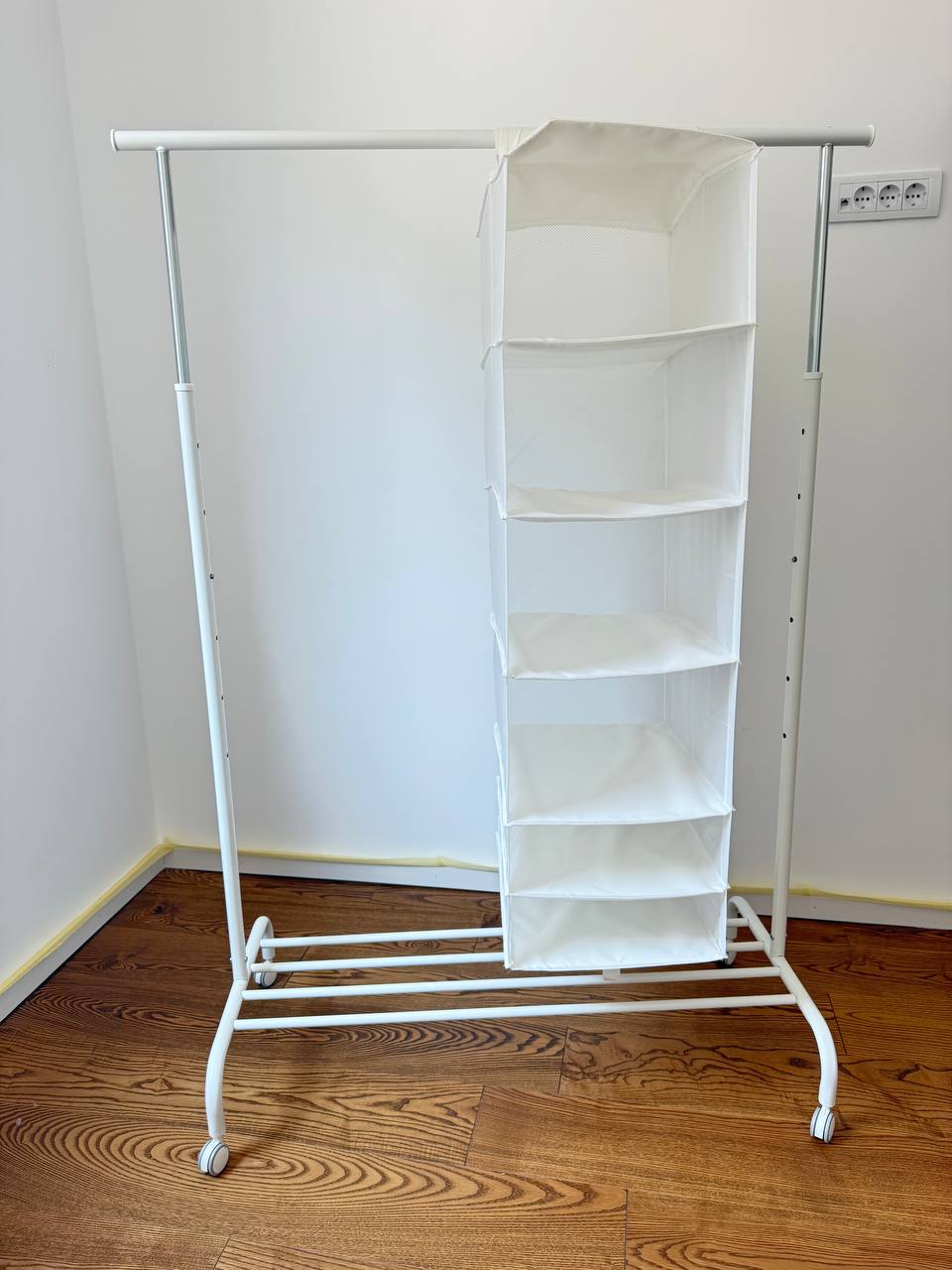 Prodajem podne vešalice IKEA