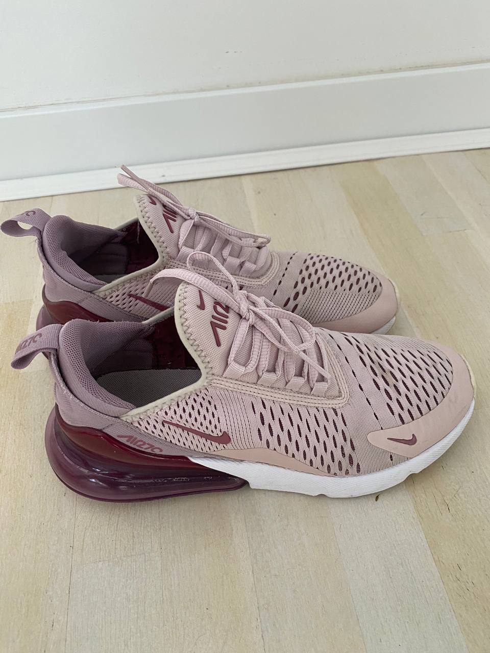 Оригинальные кроссовки Nike Air Max 270, размер EU 38,5 (25,5 см)