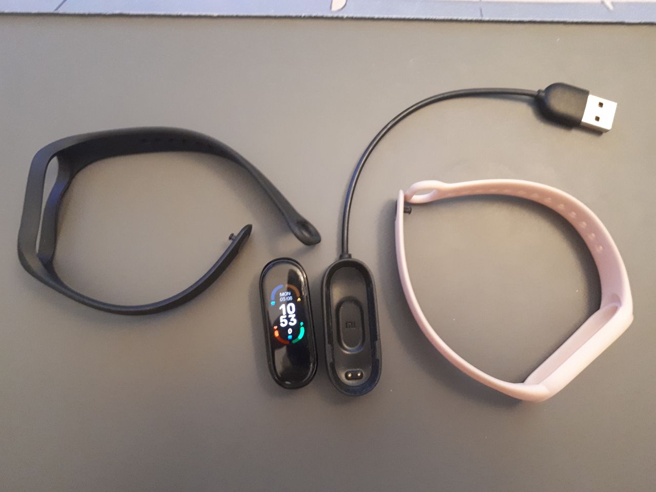 Фитнес-браслет Mi Smart Band 4