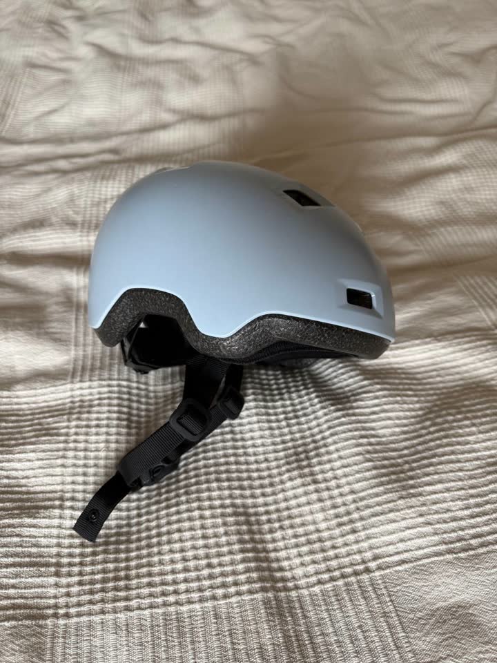 Детский шлем Oxelo B100 (Decathlon), размер S