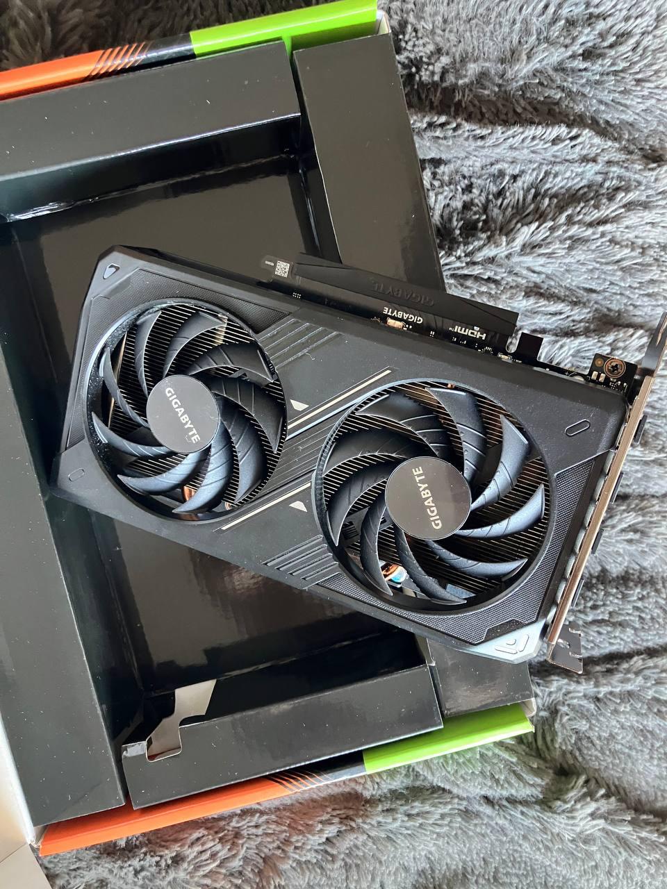 Prodajem videokarticu Gigabyte RTX 5050 WINDFORCE OC V2 8GB