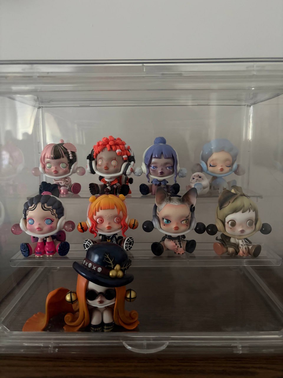 Prodajem figurice Pop Mart Skullpanda + kutiju za odlaganje