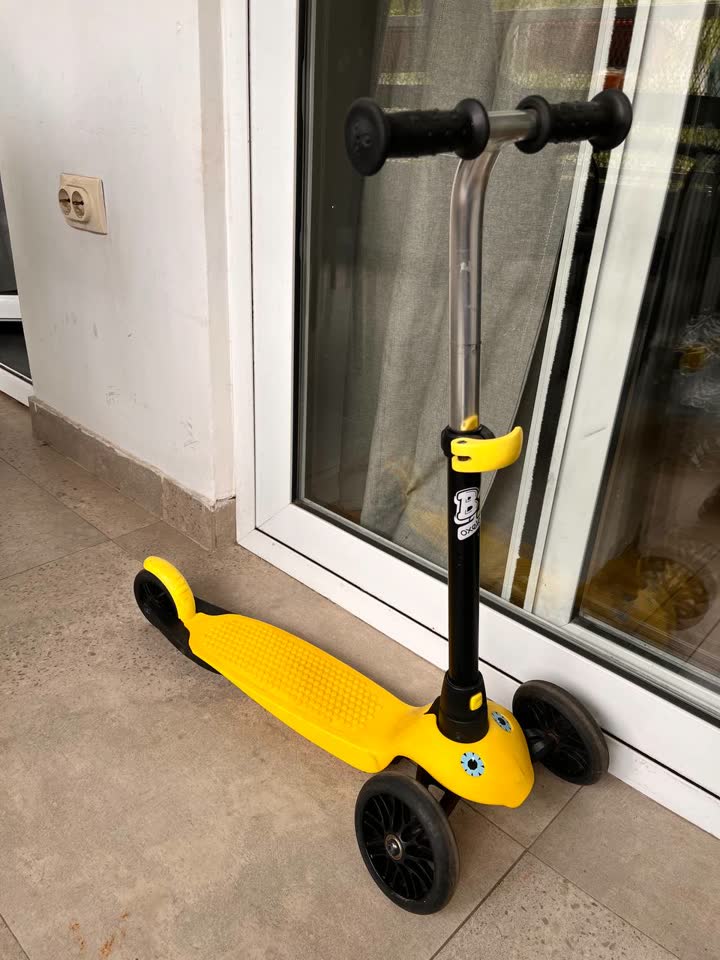 Продам детский самокат B1 Oxelo
