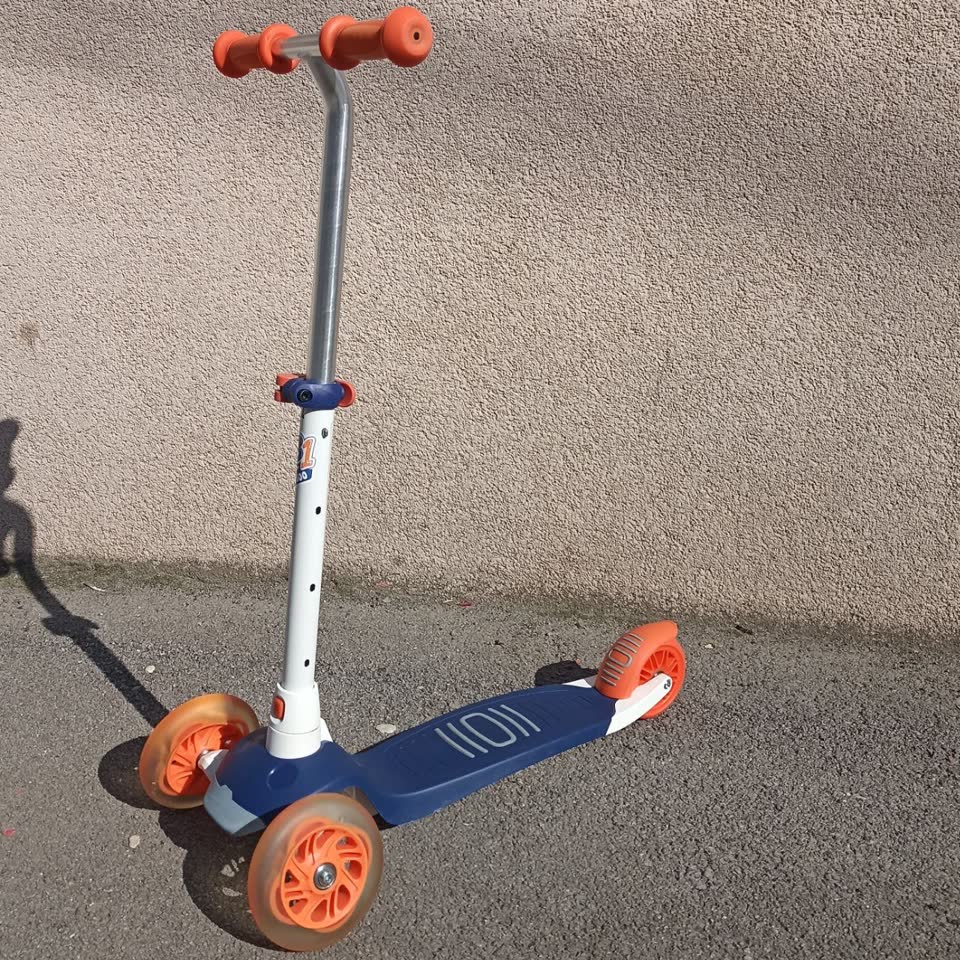 Продам самокат Decathlon Oxelo B1 500